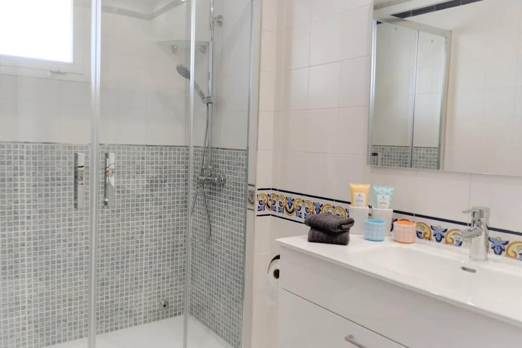 Dona Carlota Gardens, Sea Views, Pool, Restaurant Apartman Torremolinos Kültér fotó