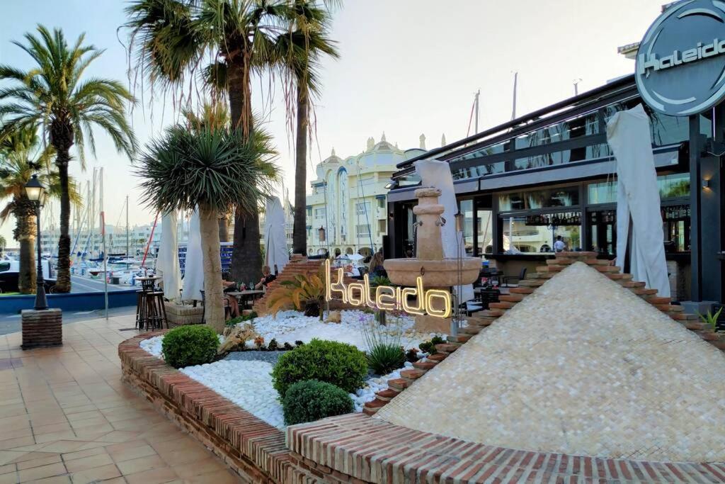 Dona Carlota Gardens, Sea Views, Pool, Restaurant Apartman Torremolinos Kültér fotó